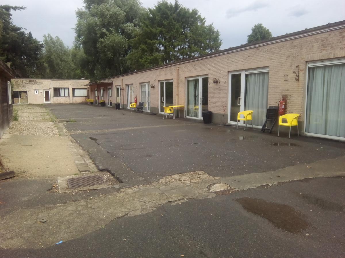 Logies Waasland Hotel Sint-Niklaas Bagian luar foto